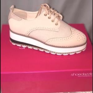 Platform blush color loafers